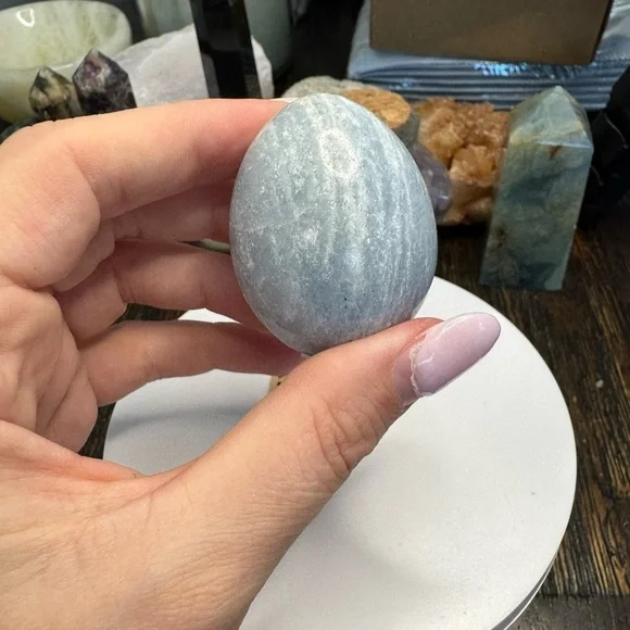 Blue Calcite Egg - Picture 3 of 3